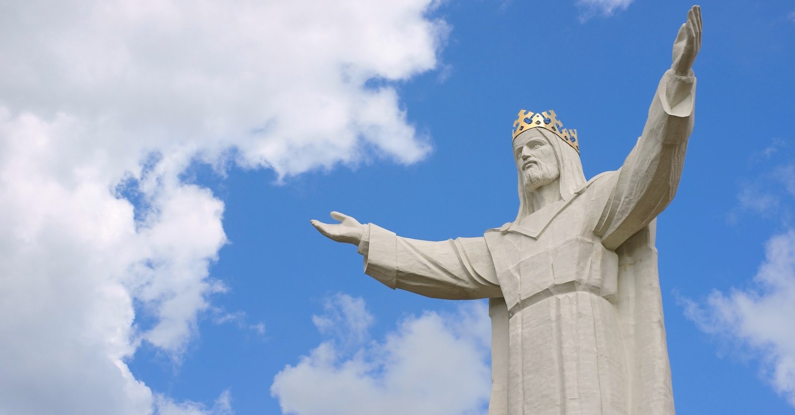 The cross, the robe and the crown